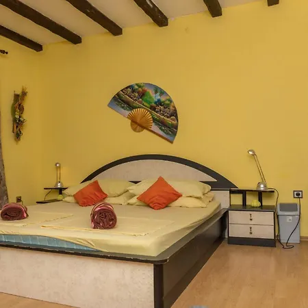 Katarina Apartment *